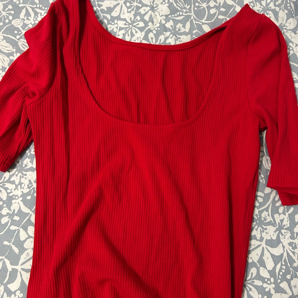 Banana Republic Vibrant Red Short Sleeve Top - Picture 3 of 3